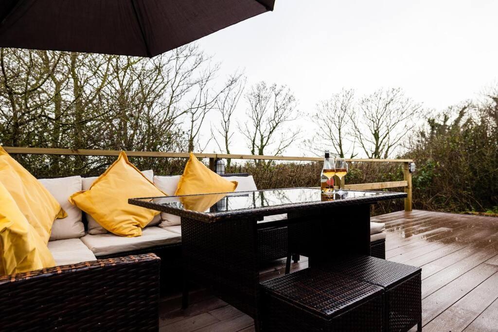 The Woodland Lodge - Wood Fired Hot Tub And Firepit Hambleton Exteriör bild